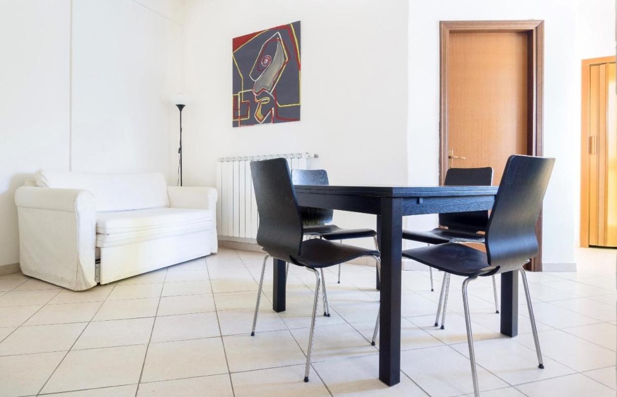 Cozy 55-M2 Flat Close To The Countryside In นาร์นี ภายนอก รูปภาพ
